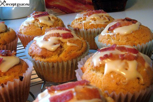 Sajtos-szalonns muffin recept recept